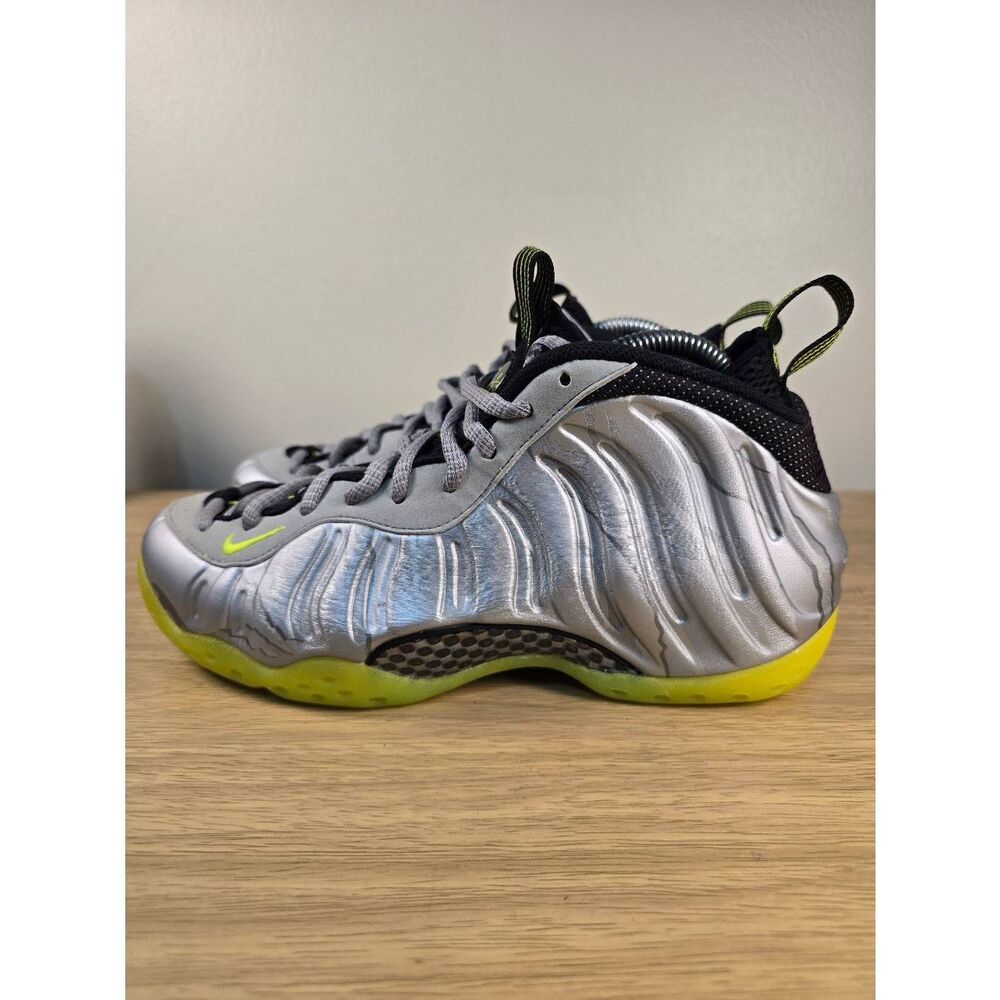 Nike Air Foamposite One PRM Metallic Camo Men’s Shoes Size 8 Silver